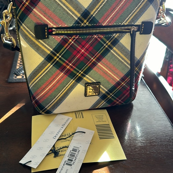 Dooney and Bourke small zip crossbody white tart - Picture 8 of 9